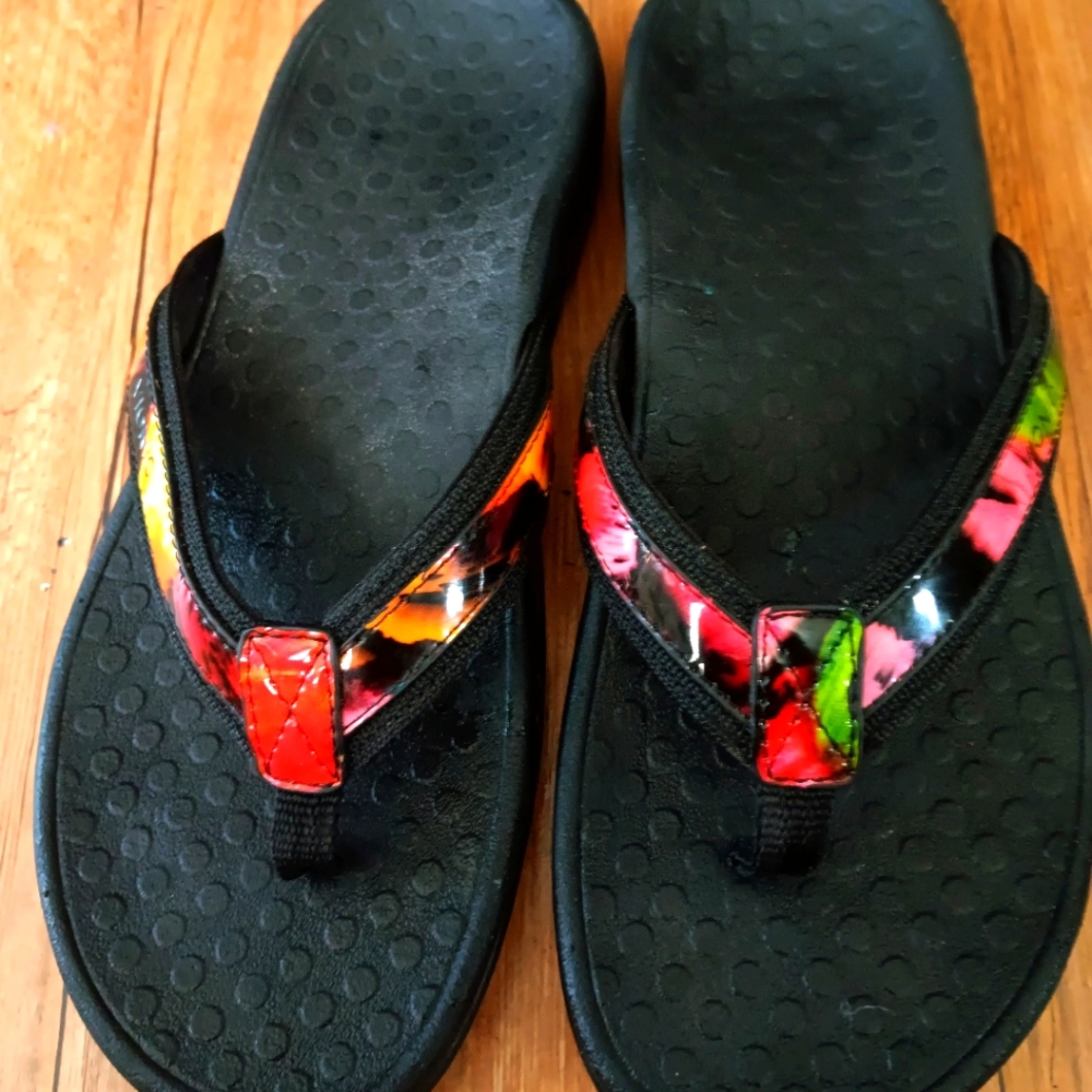 Vionic Women's Black Floral Tide II Orthaheel Size 7